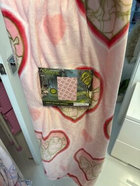 Dreamworks Shrek Pink Heart Plush Throw Blanket